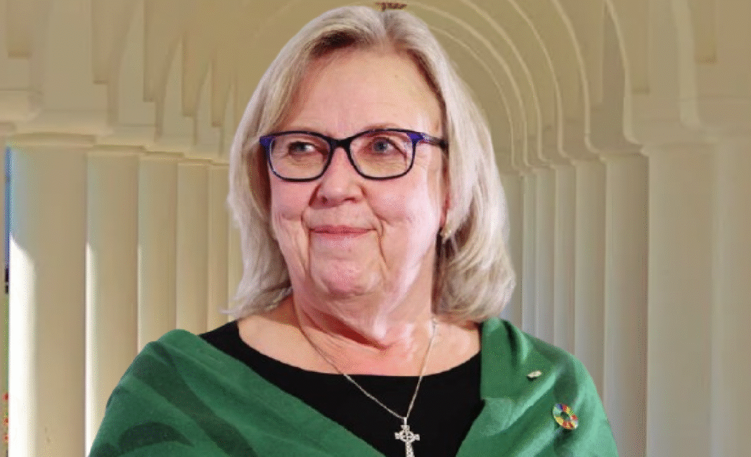 Green party leader Elizabeth May survives review with over 80% support