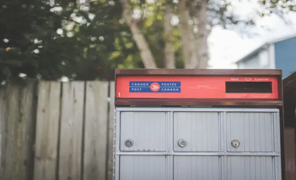 Canada Post, CUPW contract talks cloud holiday shopping season