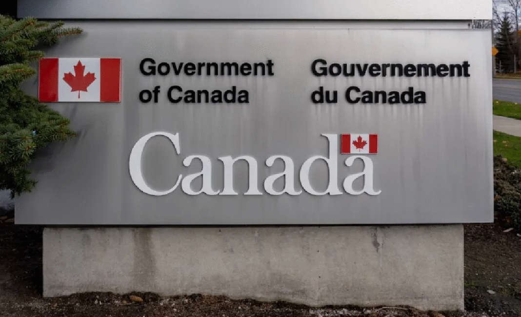 Federal government launches voluntary early retirement program targeting 70,000 employees