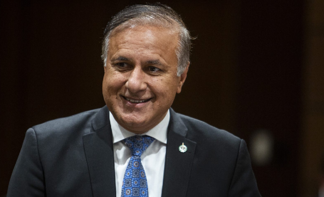 Ottawa still finalizing public service cuts as thousands warned of potential job losses