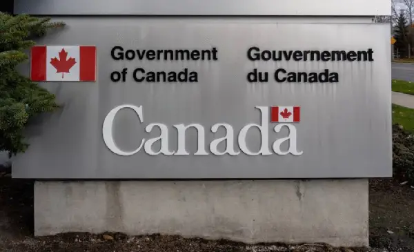 Federal government launches voluntary early retirement program targeting 70,000 employees