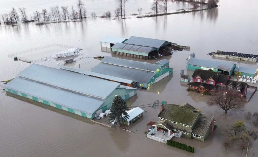 Floodwaters hit Highway 1 in B.C., prompting school closures and wider evacuations in Abbotsford