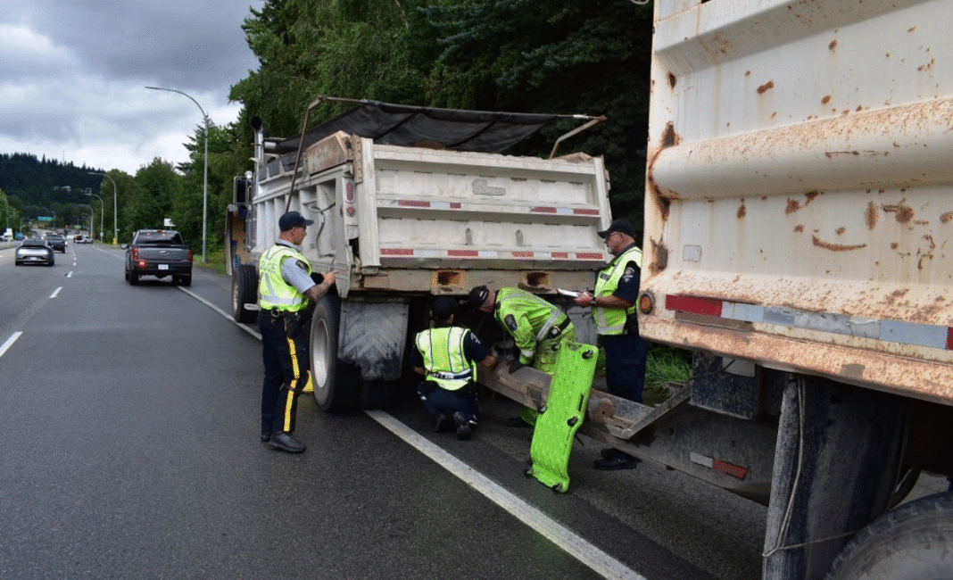 Commercial vehicle blitz uncovers over 500 defects, $18,000 in fines across Metro Vancouver