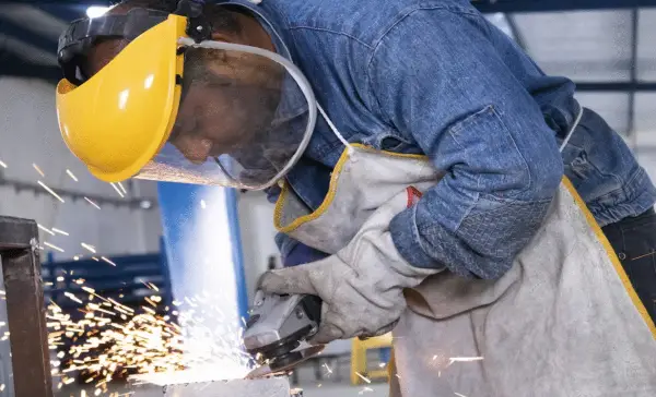 Quebec manufacturers  want temporary foreign workers who are already in the country to stay
