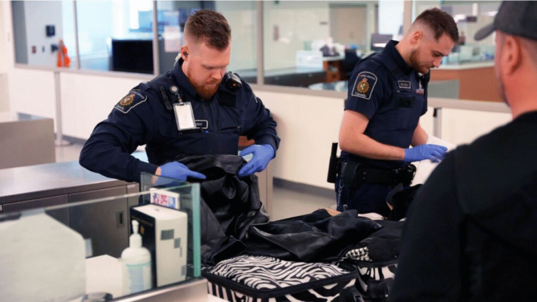 Border agents among least satisfied public servants, survey finds
