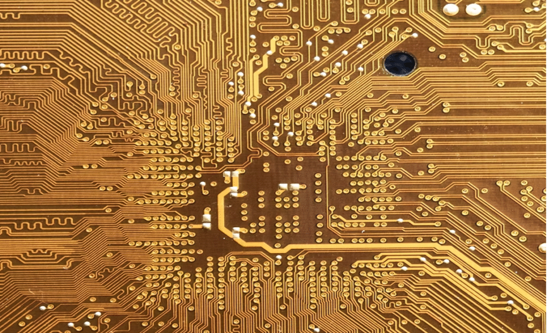 U.S. to impose 100% tariff on computer chips, expected to drive up prices of electronics and vehicles