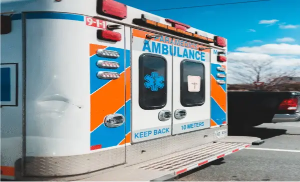 Twenty students hospitalized following a collision between a school bus and a truck in Quebec City