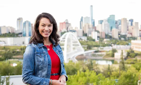 MP McPherson announces bid for NDP leadership in Edmonton