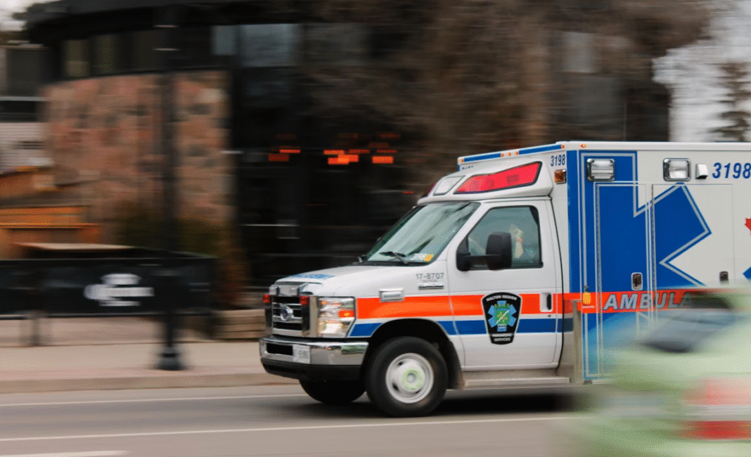 Paramedics’ union urges appointment of veteran mediator as talks stall