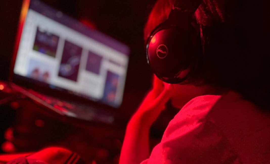 New report warns of surge in extreme online violence against children, specifically girls in Canada