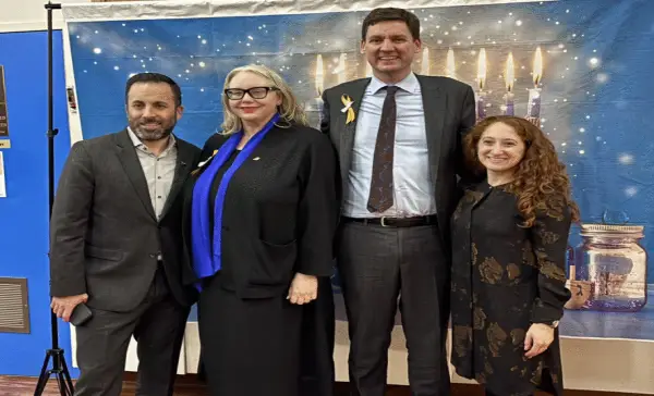 Eby proposes shifting focus from oil pipeline to refinery discussions following Maduro's capture