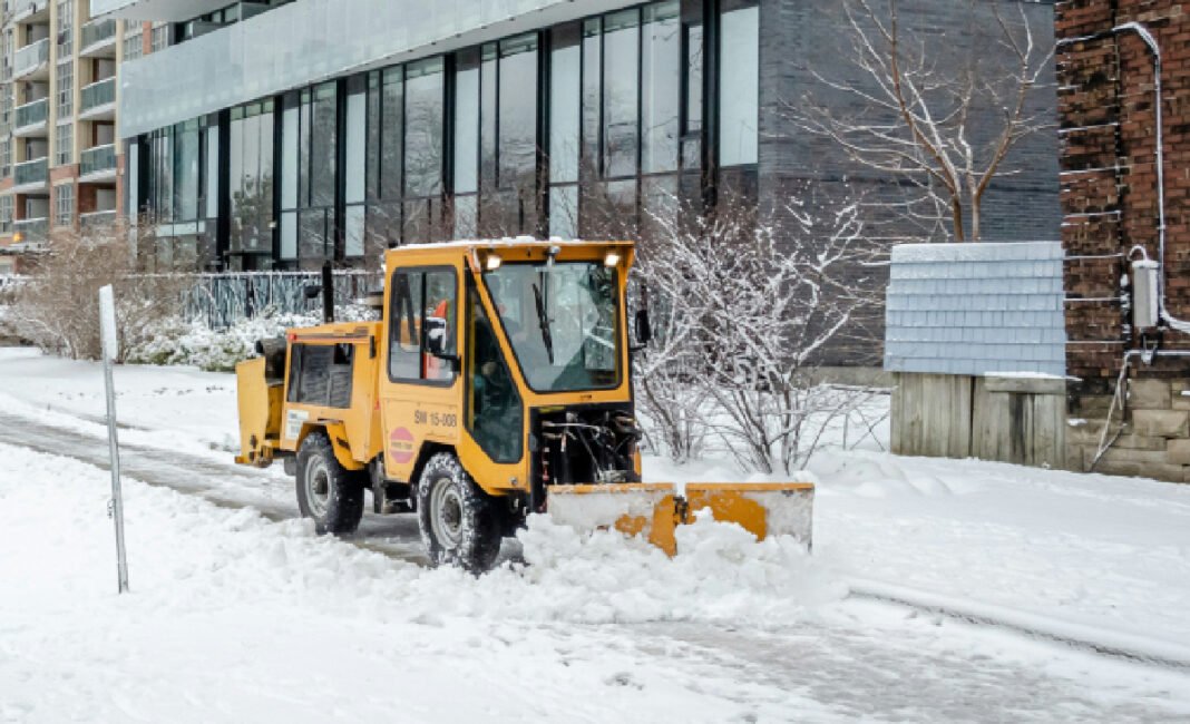 Toronto enforces snow route parking prohibitions during major winter storm
