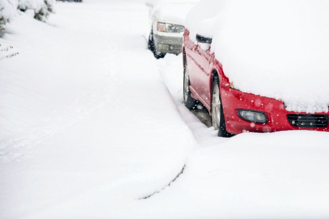 Nearly 200 crashes reported as snowstorm snarls GTHA highways