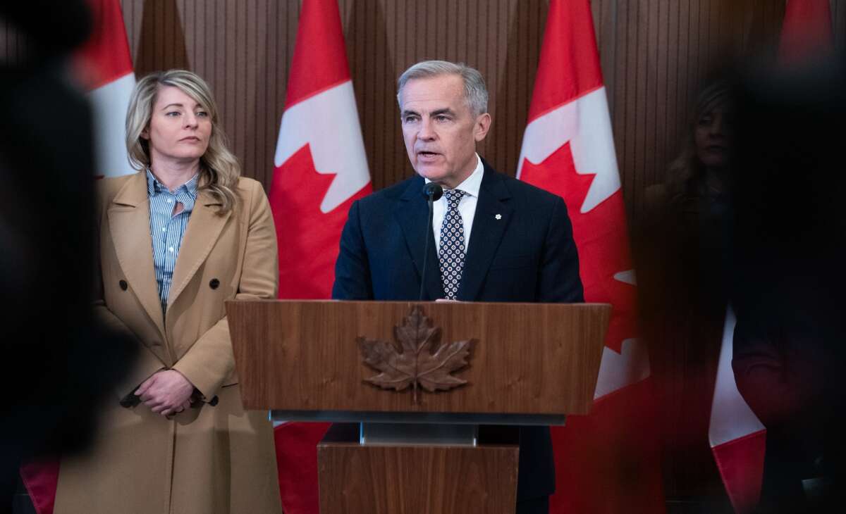 Joly gives Stelco 15 days to honour federal commitments or face legal action
