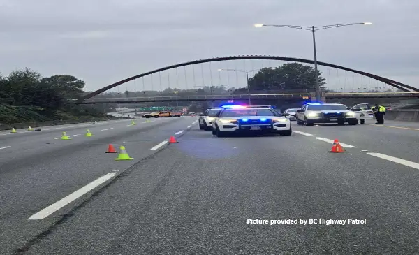  Police seek witnesses after man found dead on Highway 1 in Burnaby