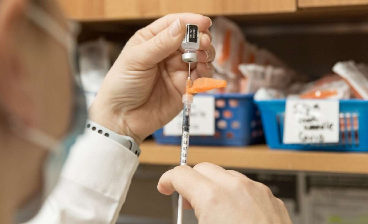 Free COVID-19, Flu, and RSV Vaccines Now Available Across B.C.