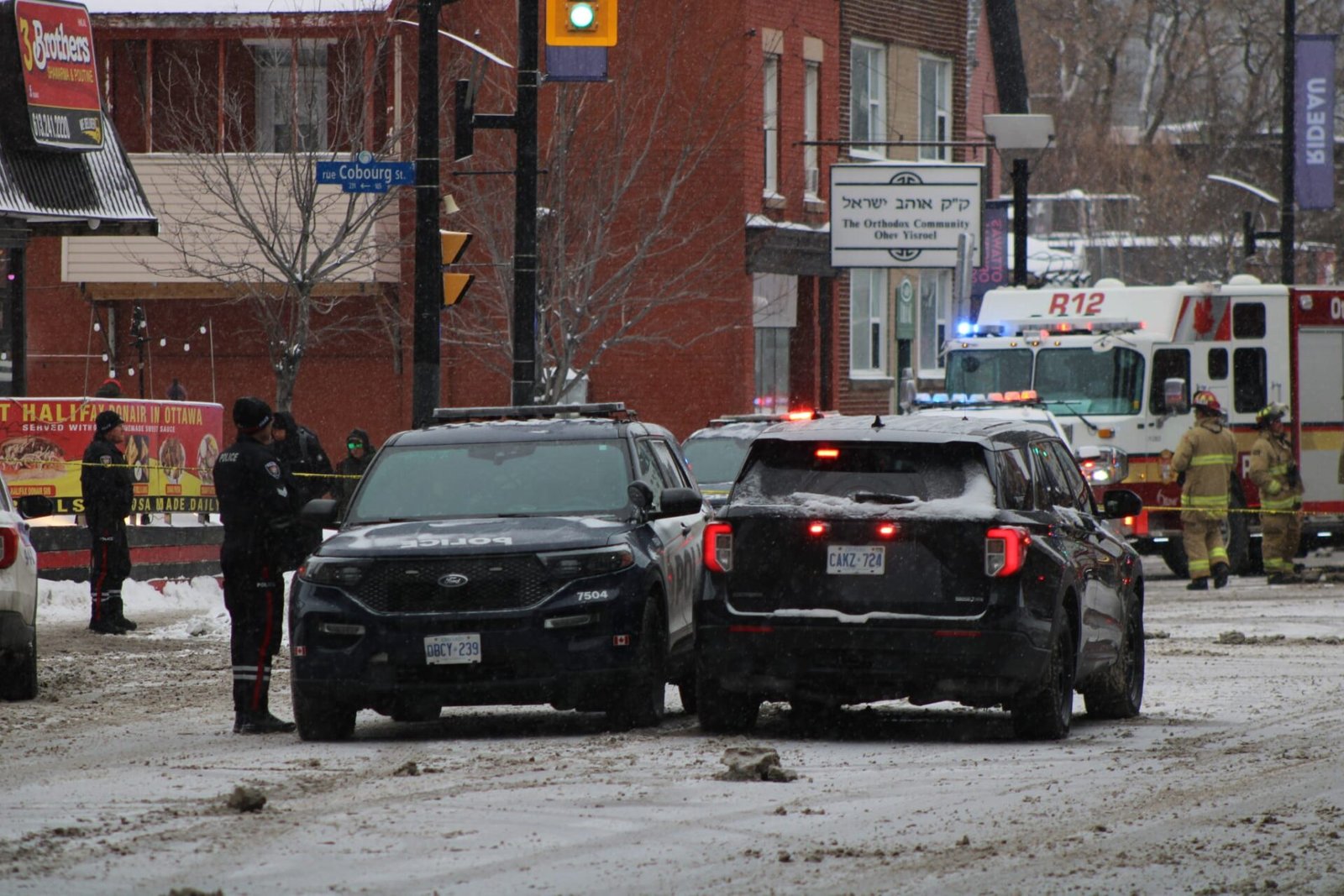 Man in 70s dead after vehicle crashes into building in Ottawa downtown
