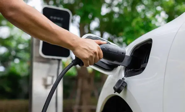 Ottawa invests $84.4M to expand EV charging network nationwide