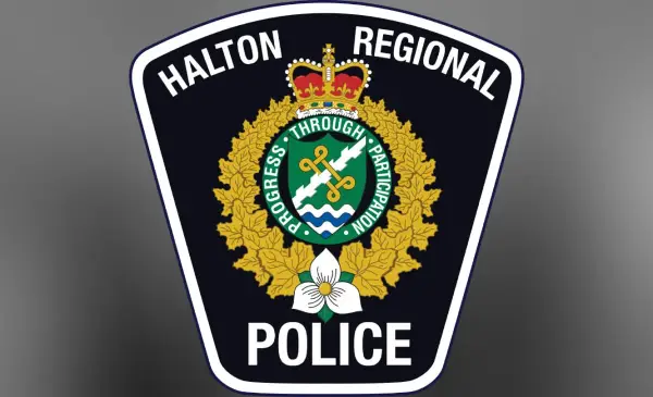 Police searching for suspects after Burlington jewelry store smash-and-grab