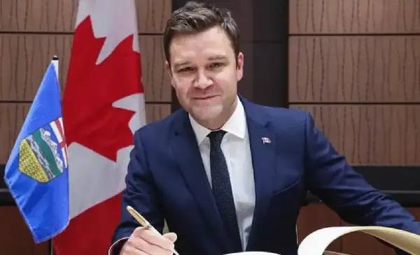 Conservative MP Matt Jeneroux joins liberal caucus, becomes third recent defector