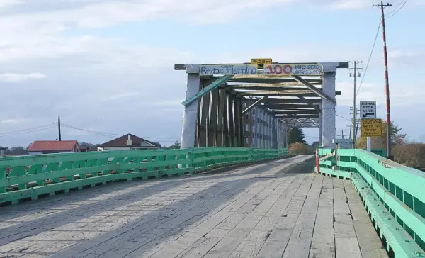 Province and TransLink fund emergency barge service to protect Westham Island food supply
