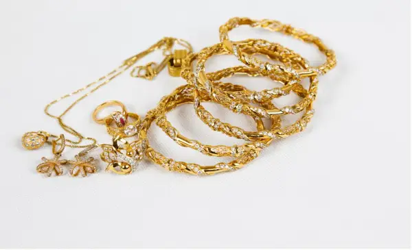 West Shore RCMP warn of fake gold jewelry scams in Langford area