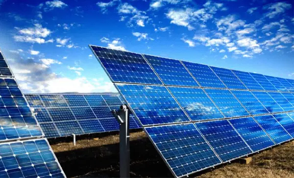 Medicine Hat approves $131.5M Solar project, tied to securing energy buyer