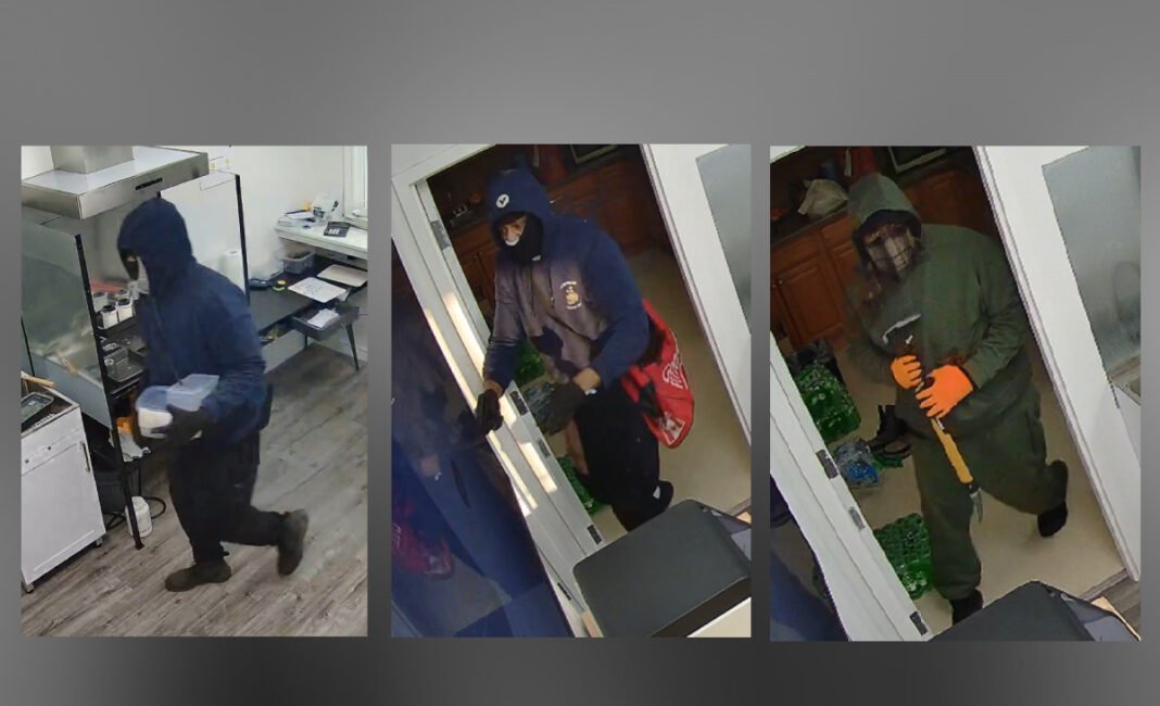 Armed robbery at Cash for Gold store in Hamilton; Police search for siupects