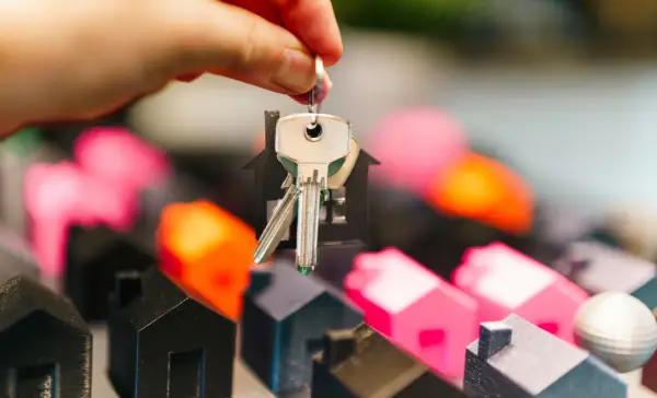 B.C. reports falling rents as government highlights progress in affordable housing