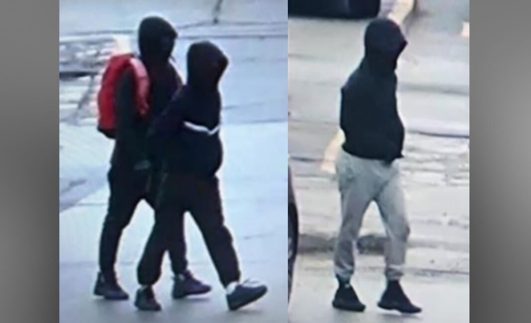 Armed smash-and-grab at Richmond Hill jewelry store: suspects at large