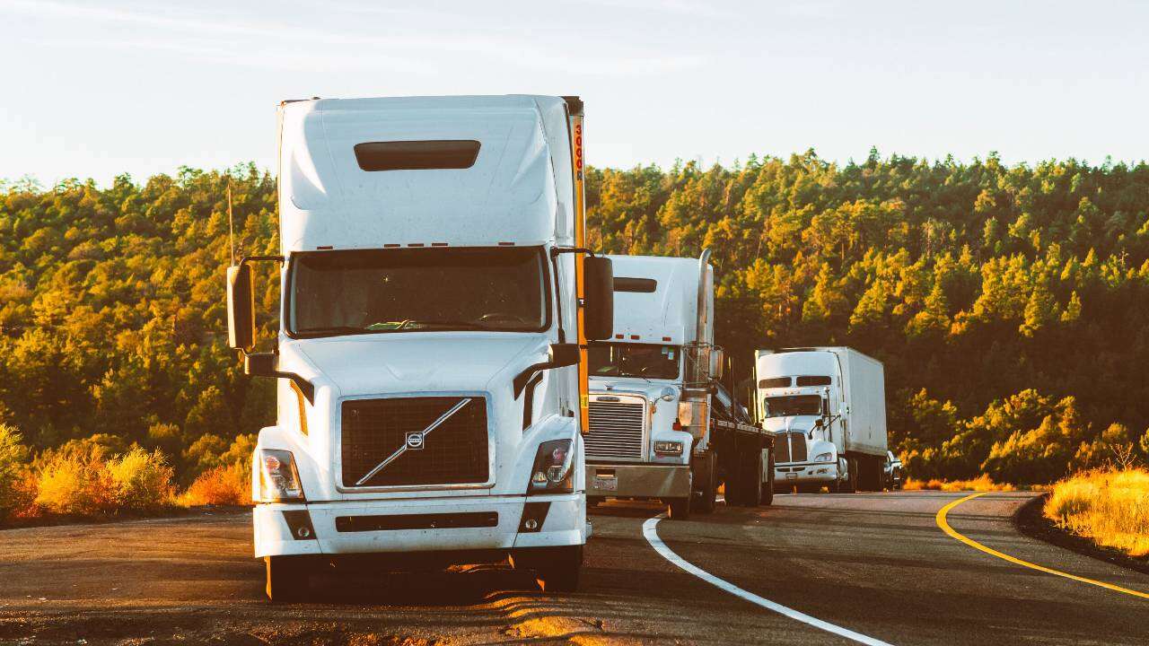 Rising fuel costs squeeze trucking industry margins