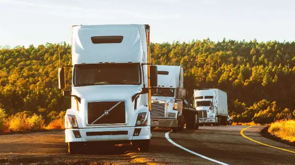 Rising fuel costs squeeze trucking industry margins