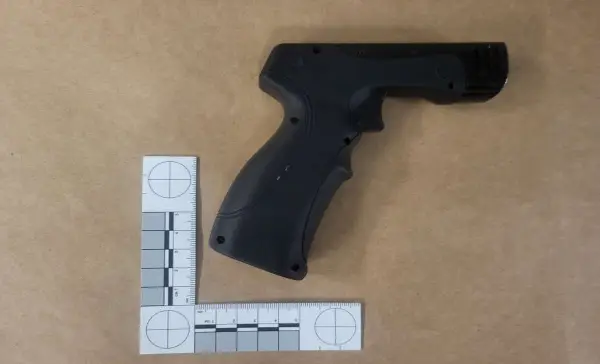  Handgun-shaped lighter prompts police response in New Westminster 