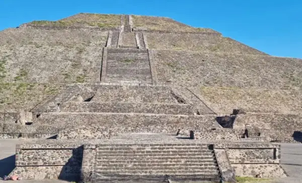  Mexico reveals new details about shooting at Teotihuacan that killed a Canadian woman 