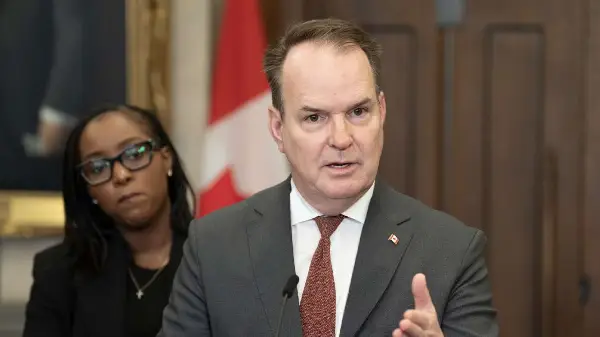 Government defends plan to increase control over parliamentary committees