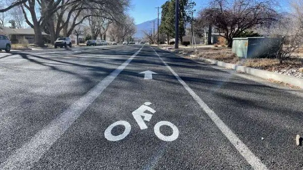 Alberta plans tighter rules on bike lanes