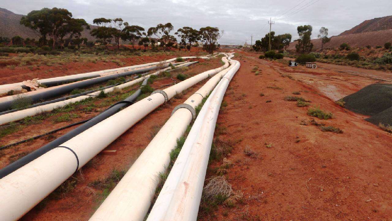 Alberta eyes new West Coast oil pipeline