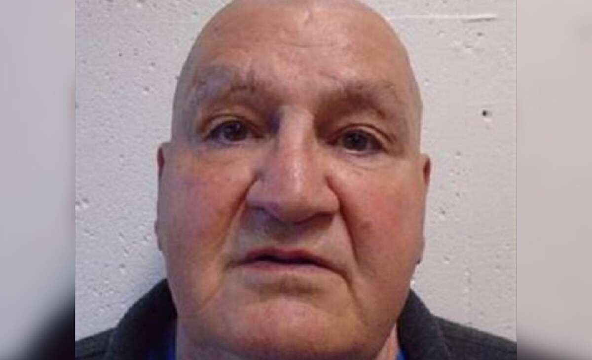 Police launch manhunt for escaped inmate from Vancouver Island prison
