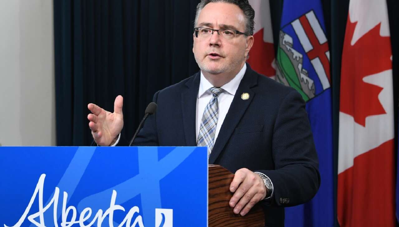 Alberta eases liquor service rules for major events