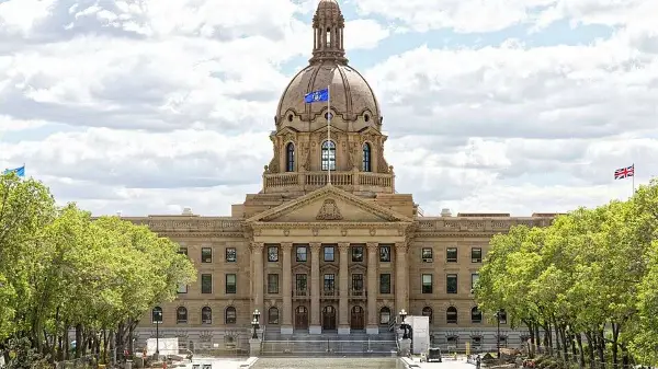 Alberta names panel for electoral boundary review