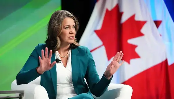 Danielle Smith says law will be enforced if civil disobedience occurs over Alberta separation referendum