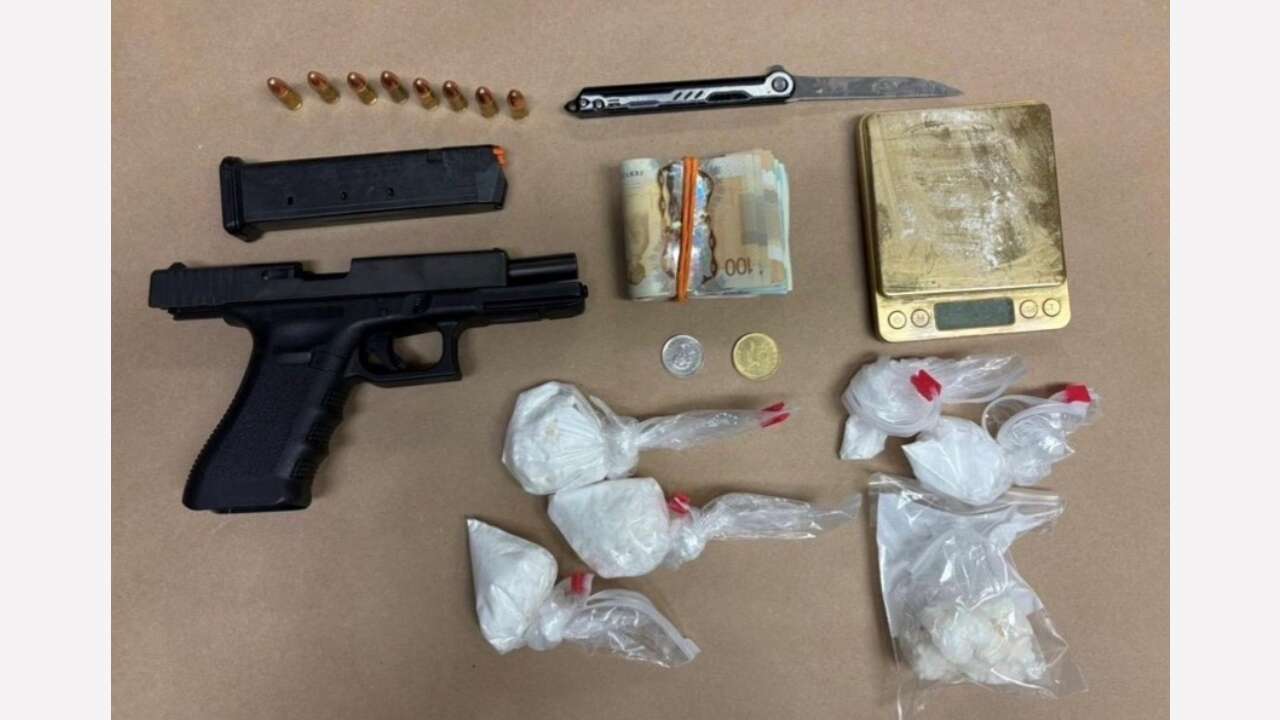 Toronto Police arrest two, seize illegal handgun and drugs in Scarborough investigation 