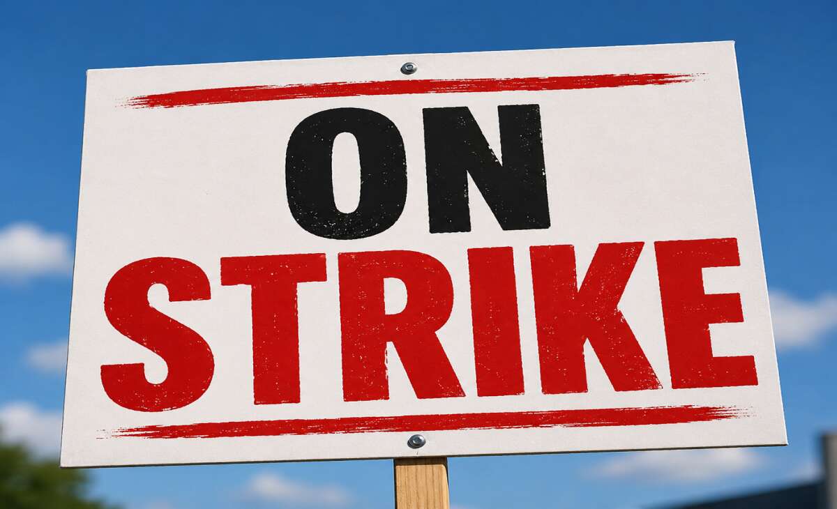 Metro Vancouver outside workers set to begin indefinite strike as contract talks stall 