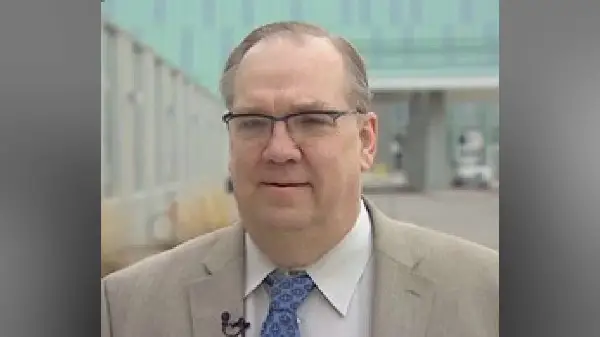 Alberta–Ottawa pipeline deal sparks debate on federalism, energy politics, and cost