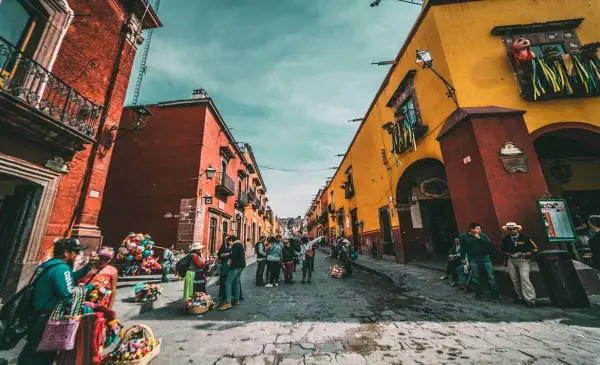 Powerful 7.3-magnitude earthquake shakes Mexico–Guatemala border, triggers tsunami advisory 