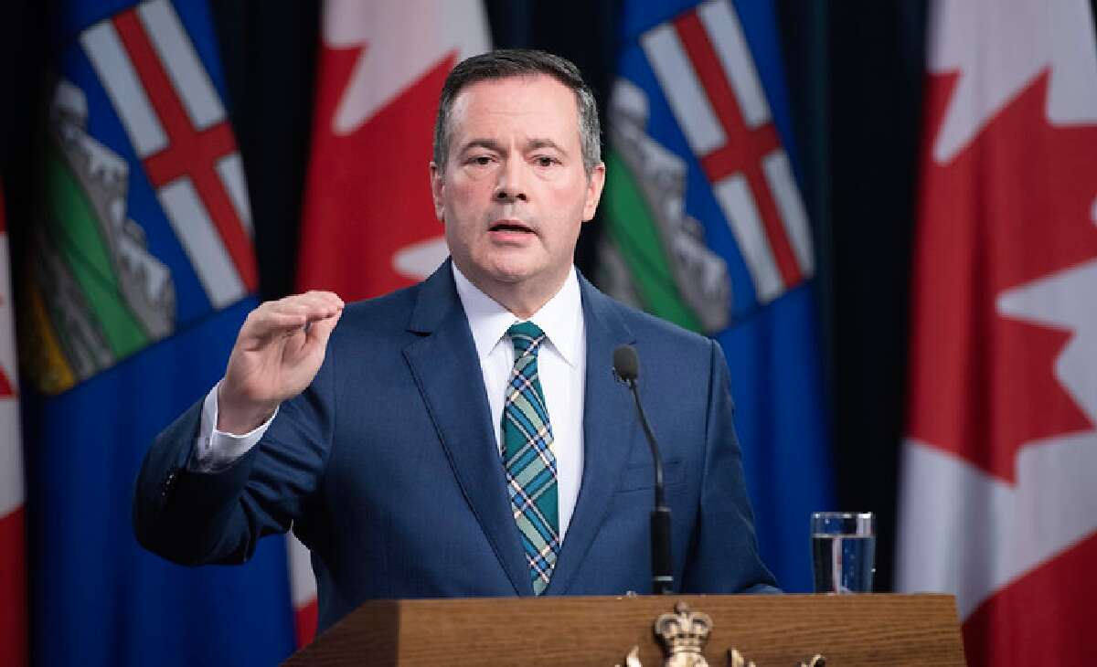 Kenney and Notley join forces to campaign for Alberta to stay in Canada
