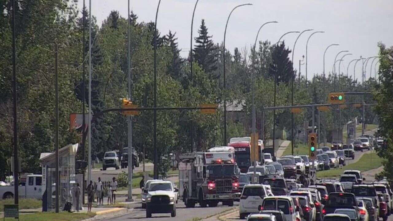 Pedestrian critically injured in northeast Calgary hit and run