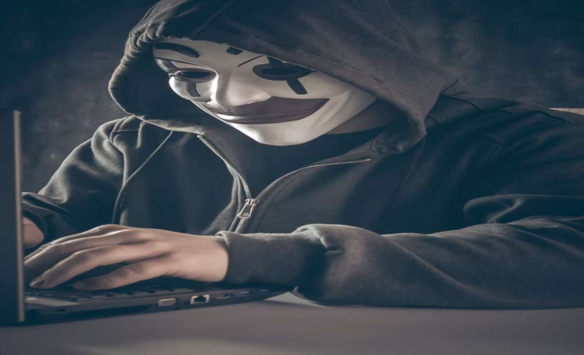 Richmond RCMP warns public about scammers impersonating police officers to steal financial information 