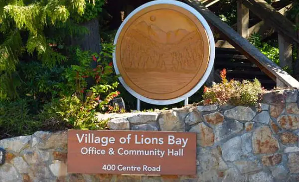 Evacuation alert issued for Lions Bay residents along B.C.'s Sea to Sky highway due to wildfire threat