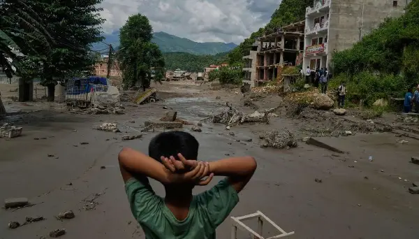 Nepal flash flood kills 160, hundreds still missing